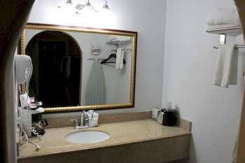 Econo South Lodge