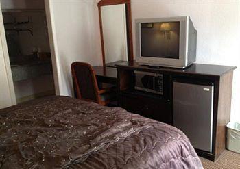 Lodge Econo South