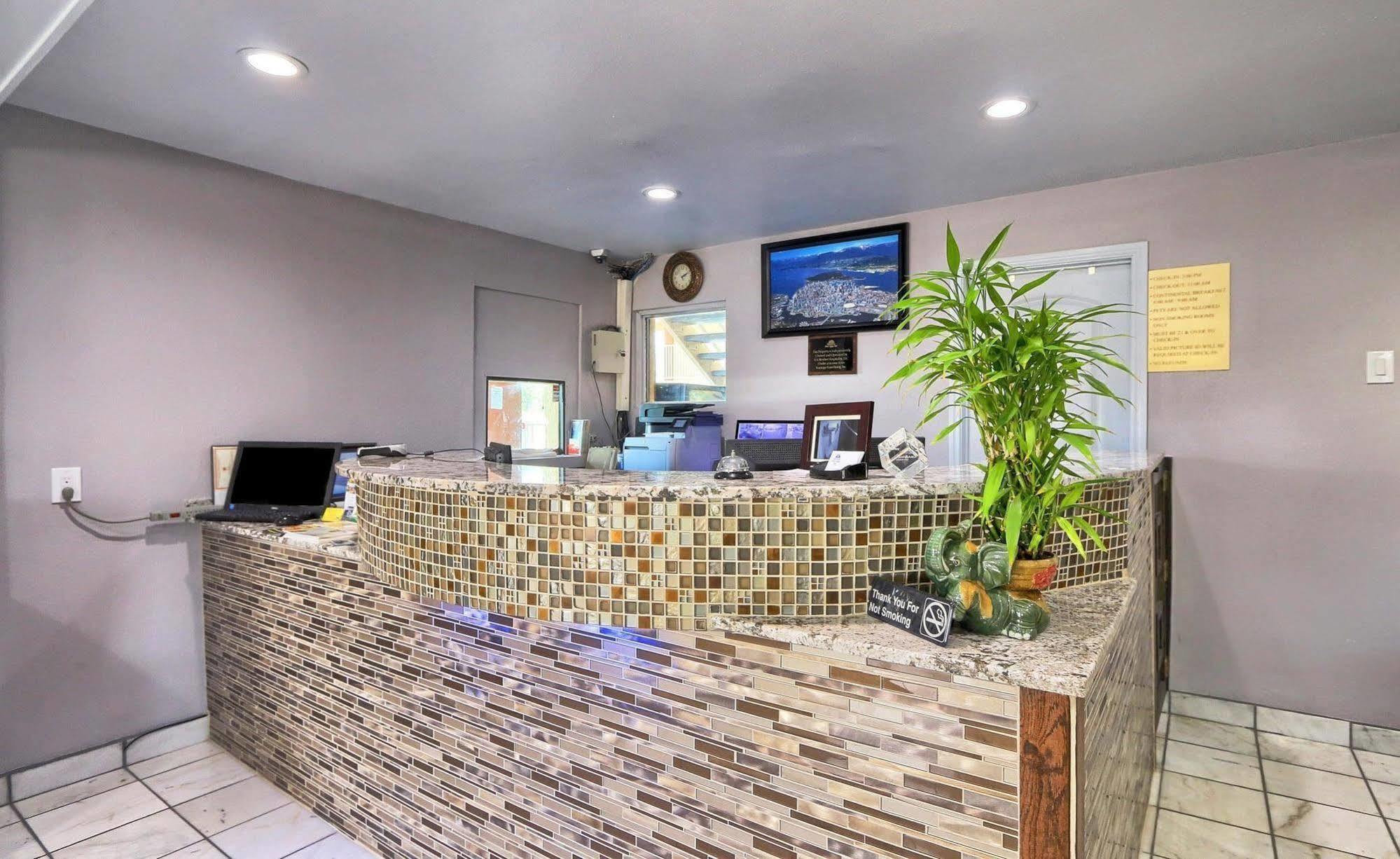 Econo South Lodge