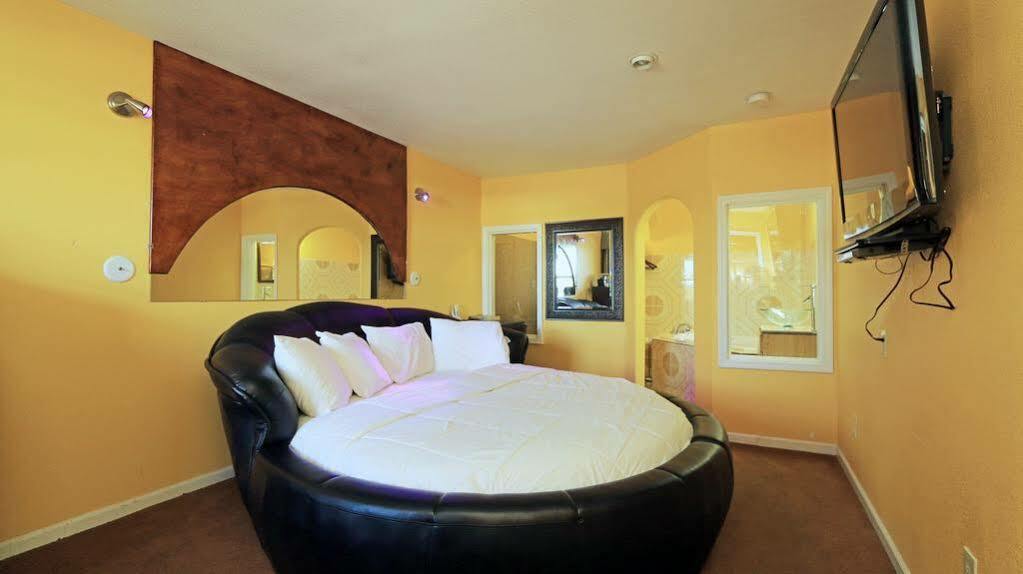 Econo South Lodge